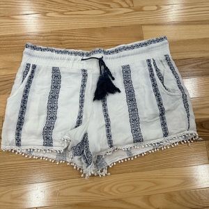 Patterned beachy shorts